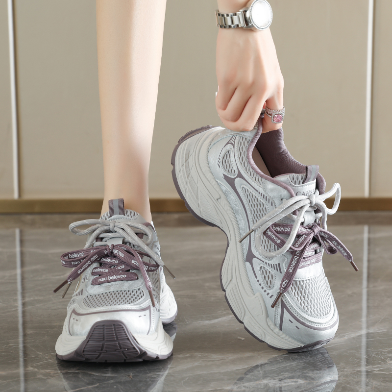 أحذية نسائية جديدة عصرية لعام  - مراجعة Running Gear Women وسعره