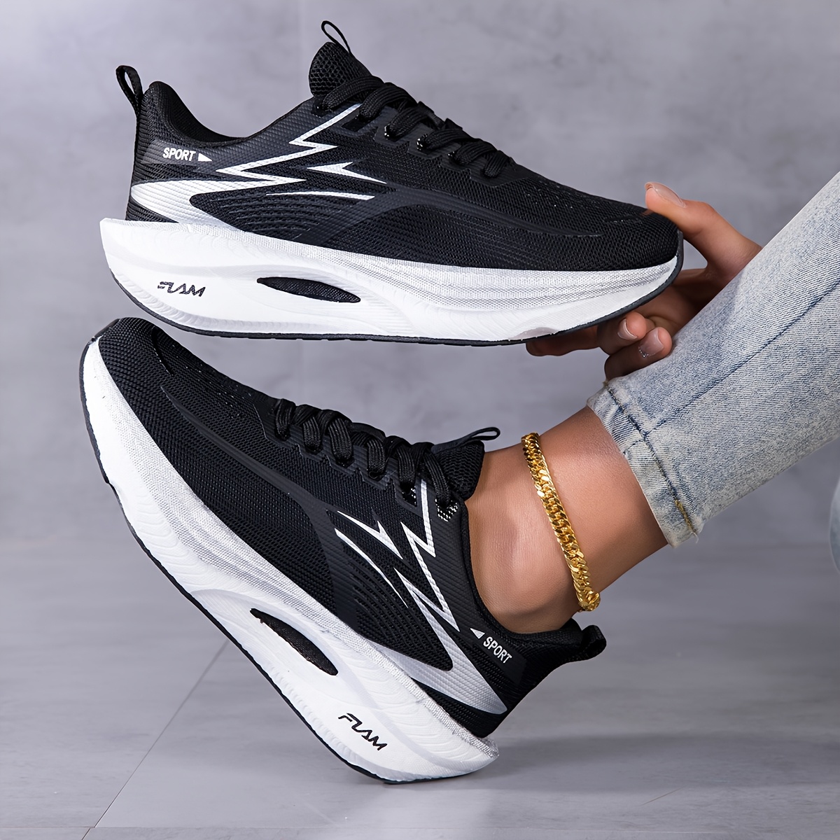 أحذية رياضية نسائية خفيفة الوز - مراجعة Running Gear Women وسعره