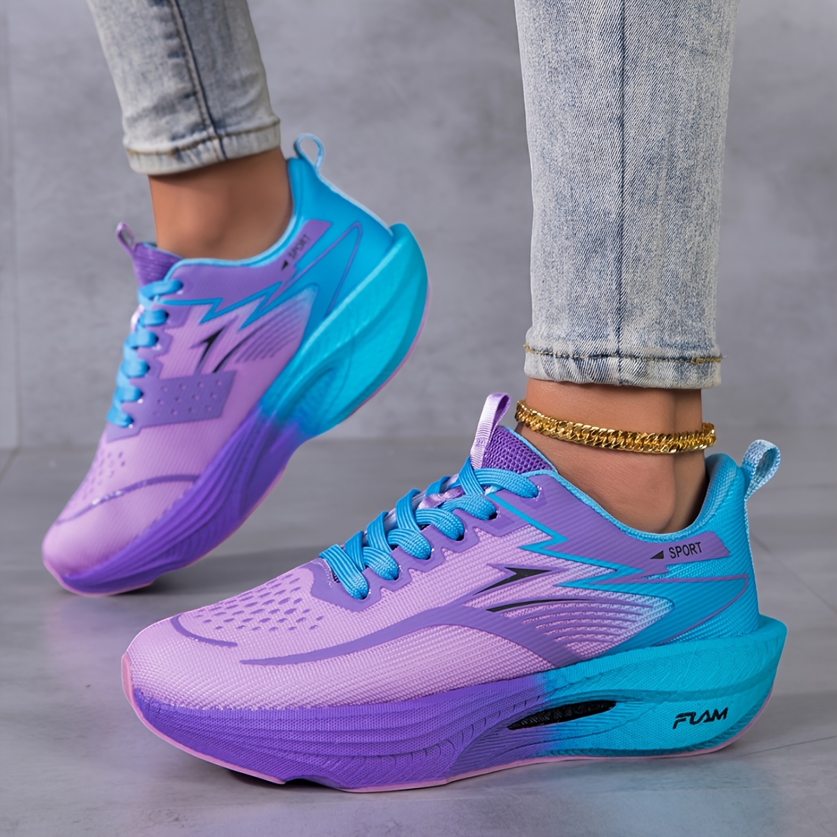 أحذية رياضية نسائية خفيفة الوز - مراجعة Running Gear Women وسعره