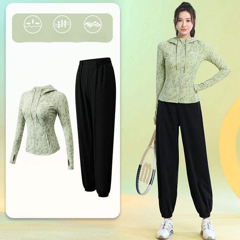 بدلة رياضية نسائية للجري بأكما - مراجعة Running Gear Women وسعره